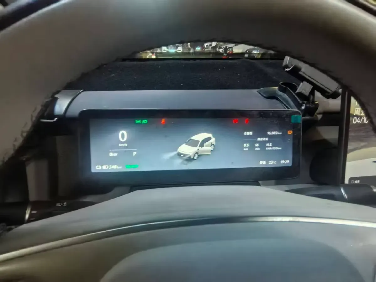 2025 Leapmotor B10 BEV 56.2KWH,autocango,china used car exporter,china ev exporter,chinese used car exporter,chinese used ev exporter