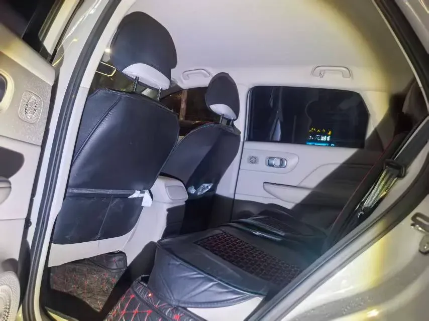 2025 Leapmotor B10 BEV 56.2KWH,autocango,china used car exporter,china ev exporter,chinese used car exporter,chinese used ev exporter