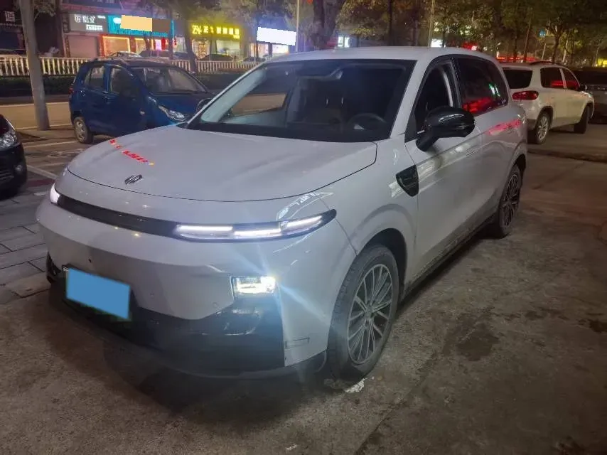 2025 Leapmotor B10 BEV 56.2KWH,autocango,china used car exporter,china ev exporter,chinese used car exporter,chinese used ev exporter