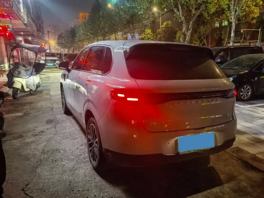 2025 Leapmotor B10 BEV 56.2KWH,autocango,china used car exporter,china ev exporter,chinese used car exporter,chinese used ev exporter