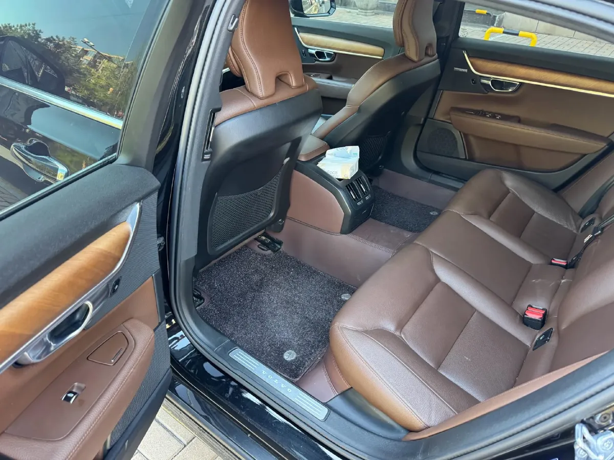 2021 Volvo S90 2.0T 250HP L4 8AT,autocango,china used car exporter,china ev exporter,chinese used car exporter,chinese used ev exporter