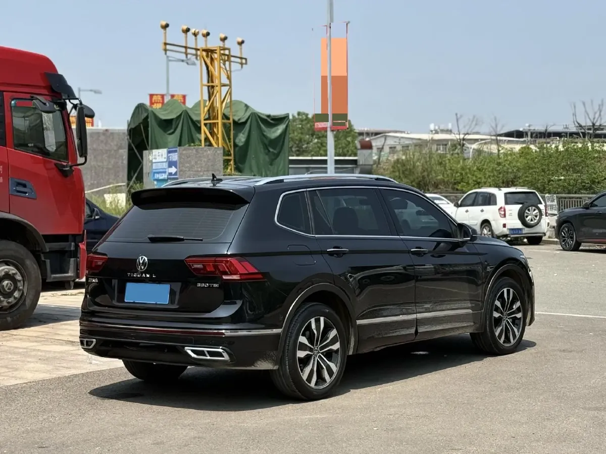 2024 Volkswagen Tiguan L 2.0T 186HP L4 7DCT,autocango,china used car exporter,china ev exporter,chinese used car exporter,chinese used ev exporter