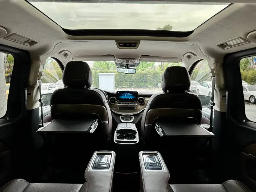 2022 Mercedes-Benz V Class 2.0T 211HP L4 9AT,autocango,china used car exporter,china ev exporter,chinese used car exporter,chinese used ev exporter
