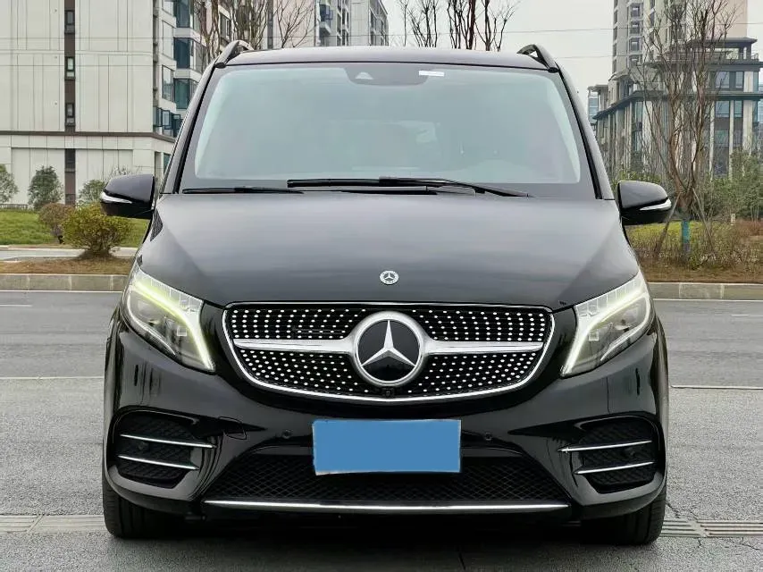 2022 Mercedes-Benz V Class 2.0T 211HP L4 9AT,autocango,china used car exporter,china ev exporter,chinese used car exporter,chinese used ev exporter