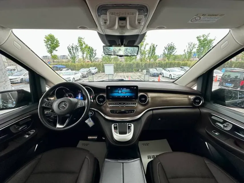 2022 Mercedes-Benz V Class 2.0T 211HP L4 9AT,autocango,china used car exporter,china ev exporter,chinese used car exporter,chinese used ev exporter