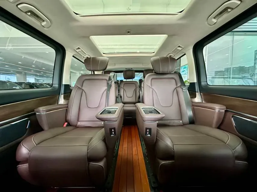 2022 Mercedes-Benz V Class 2.0T 211HP L4 9AT,autocango,china used car exporter,china ev exporter,chinese used car exporter,chinese used ev exporter