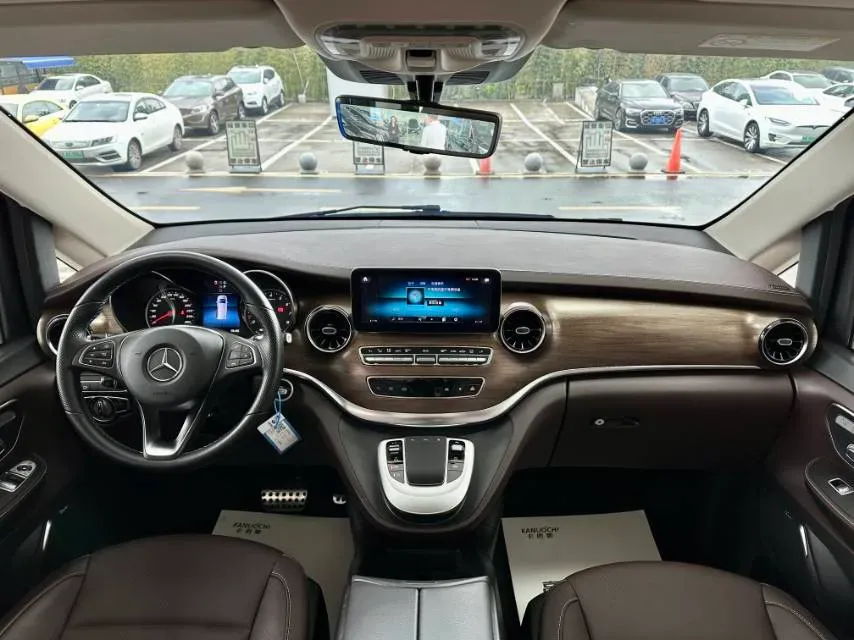 2022 Mercedes-Benz V Class 2.0T 211HP L4 9AT,autocango,china used car exporter,china ev exporter,chinese used car exporter,chinese used ev exporter