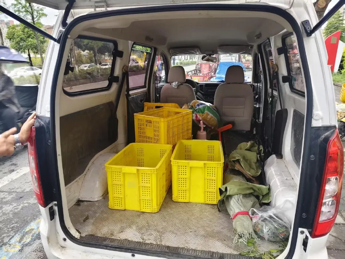 2019 WuLing RongGuang V 1.5L 99HP L4 6MT,autocango,china used car exporter,china ev exporter,chinese used car exporter,chinese used ev exporter