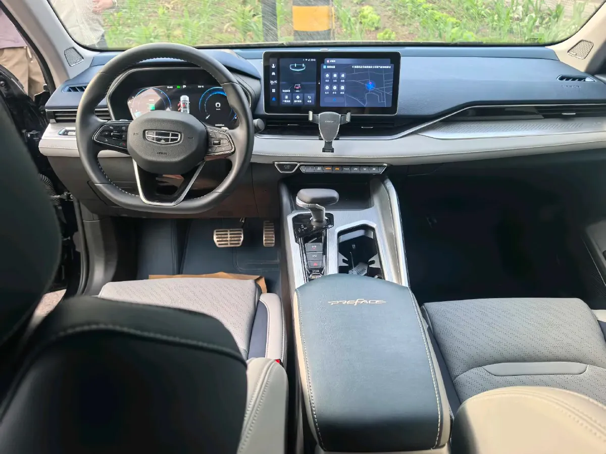 2023 Geely Preface 2.0T 190HP L4 7DCT,autocango,china used car exporter,china ev exporter,chinese used car exporter,chinese used ev exporter