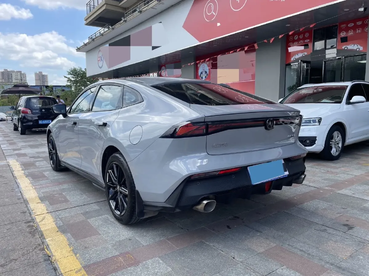 2022 ChangAn UNI-V 1.5T 188HP L4 7DCT,autocango,china used car exporter,china ev exporter,chinese used car exporter,chinese used ev exporter