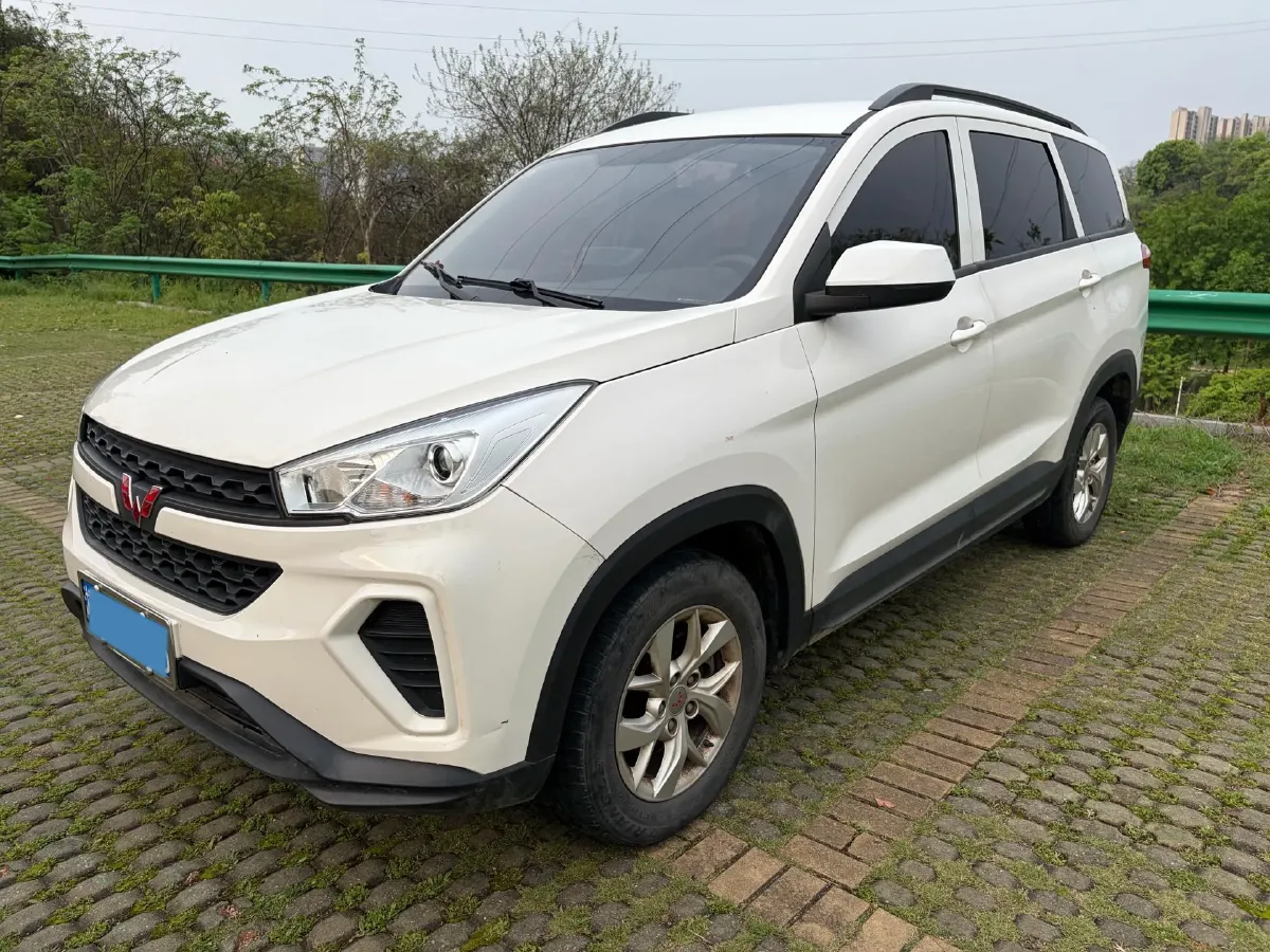 2019 WuLing HongGuang S3 1.5L 112HP L4 6MT,autocango,china used car exporter,china ev exporter,chinese used car exporter,chinese used ev exporter