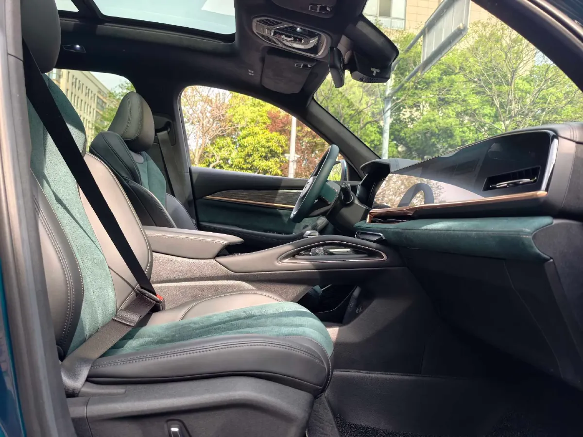 2021 Geely Monjaro 2.0T 218HP L4 7DCT,autocango,china used car exporter,china ev exporter,chinese used car exporter,chinese used ev exporter