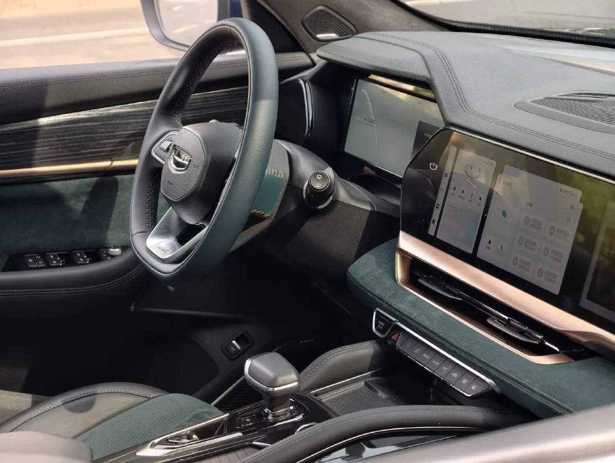 2021 Geely Monjaro 2.0T 218HP L4 7DCT,autocango,china used car exporter,china ev exporter,chinese used car exporter,chinese used ev exporter