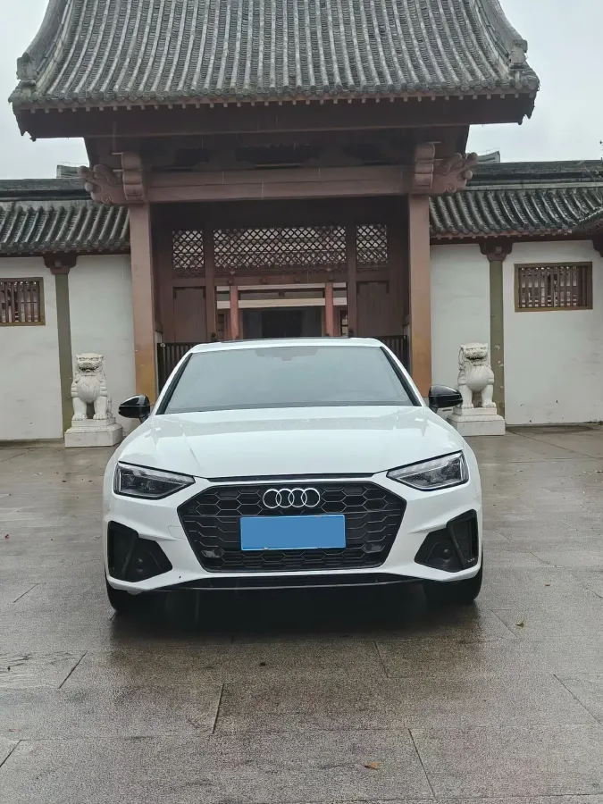 2024 Audi A4L 2.0T 190HP L4 7DCT,autocango,china used car exporter,china ev exporter,chinese used car exporter,chinese used ev exporter