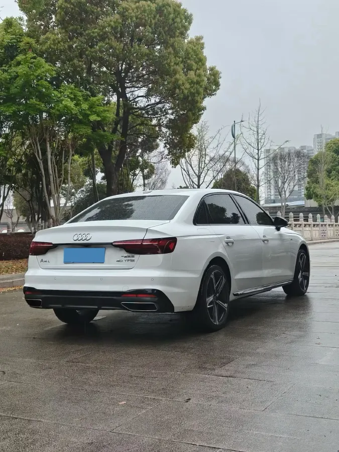 2024 Audi A4L 2.0T 190HP L4 7DCT,autocango,china used car exporter,china ev exporter,chinese used car exporter,chinese used ev exporter