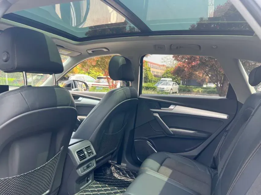 2020 Audi Q5L 2.0T 190HP L4 7DCT,autocango,china used car exporter,china ev exporter,chinese used car exporter,chinese used ev exporter
