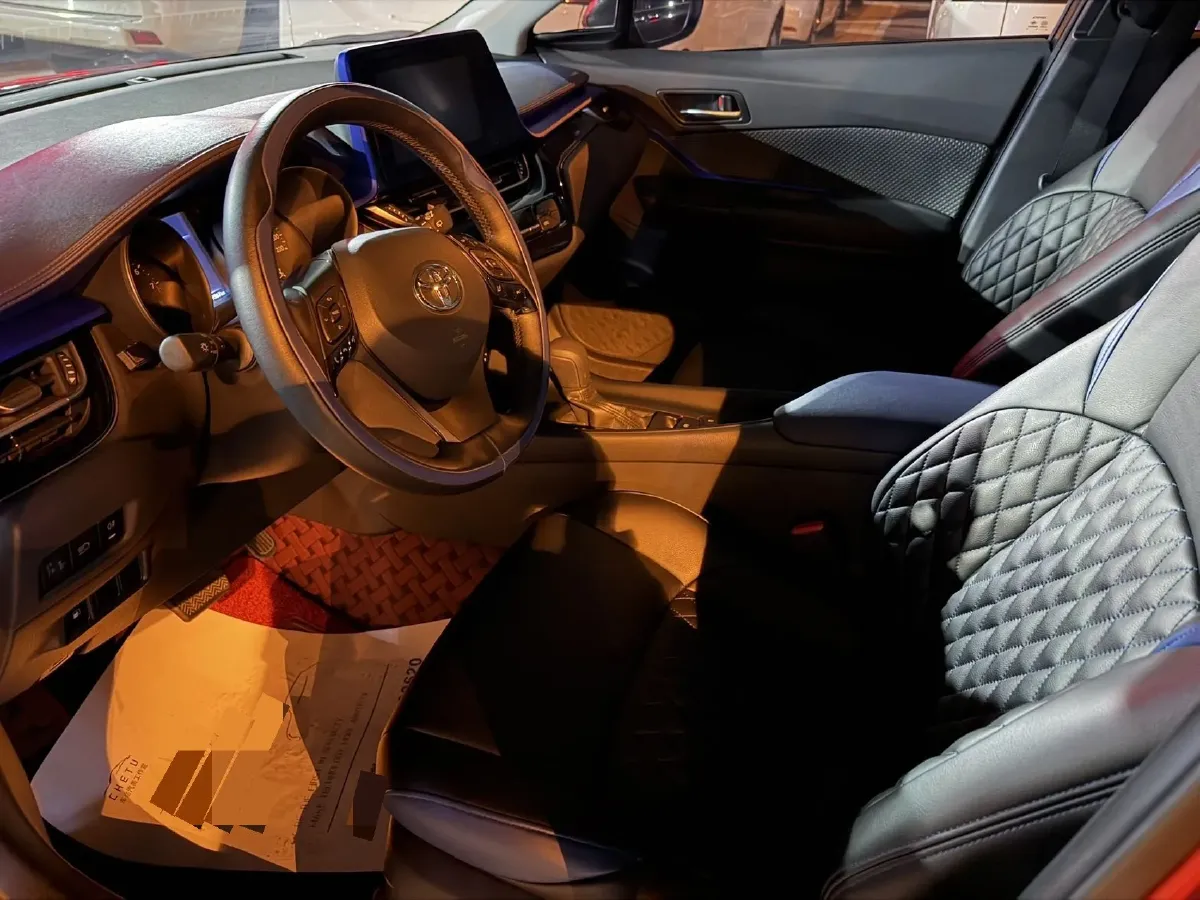 2023 Toyota C-HR 2.0L 171HP L4 CVT,autocango,china used car exporter,china ev exporter,chinese used car exporter,chinese used ev exporter