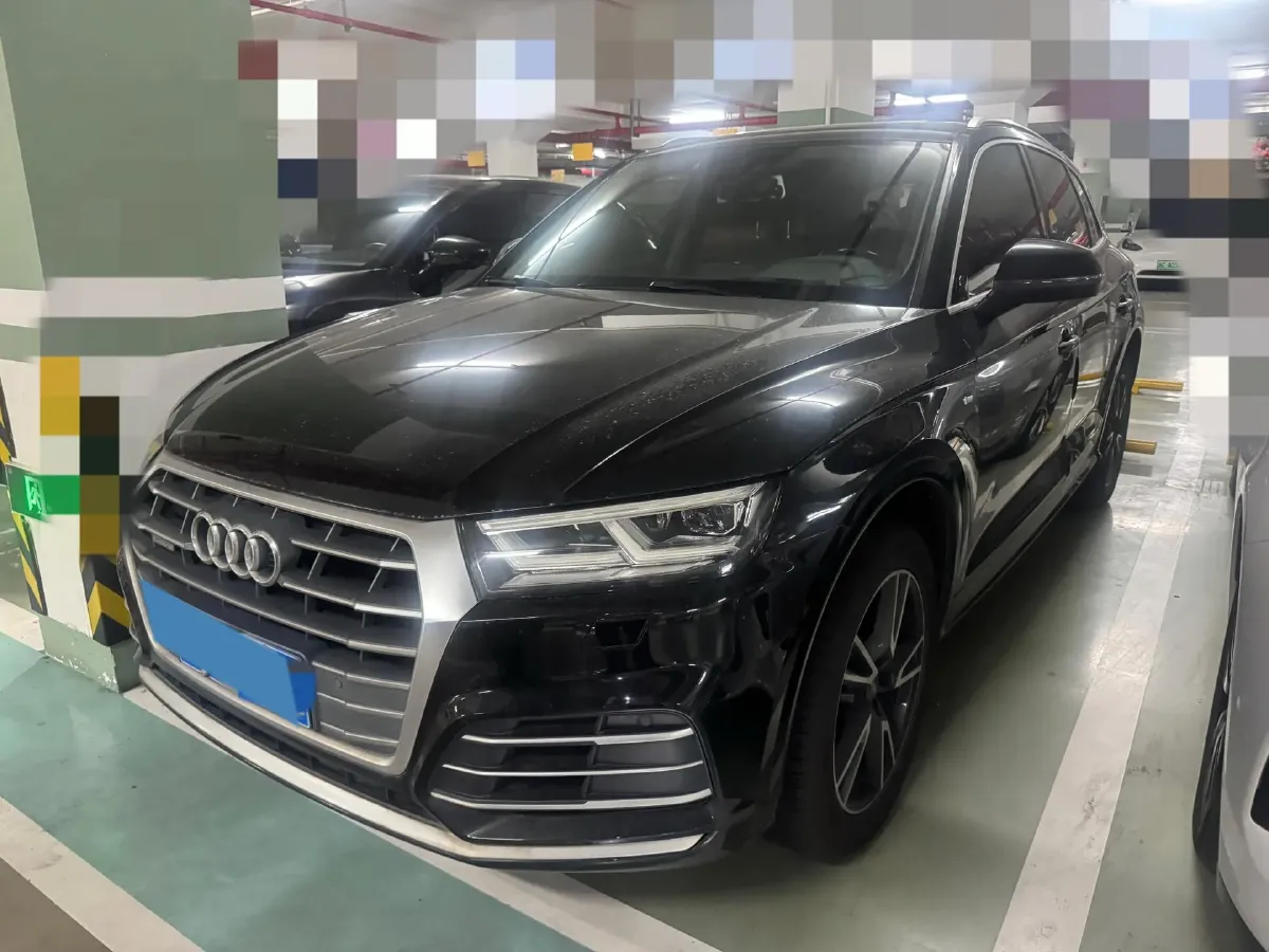 2020 Audi Q5L 2.0T 190HP L4 7DCT,autocango,china used car exporter,china ev exporter,chinese used car exporter,chinese used ev exporter