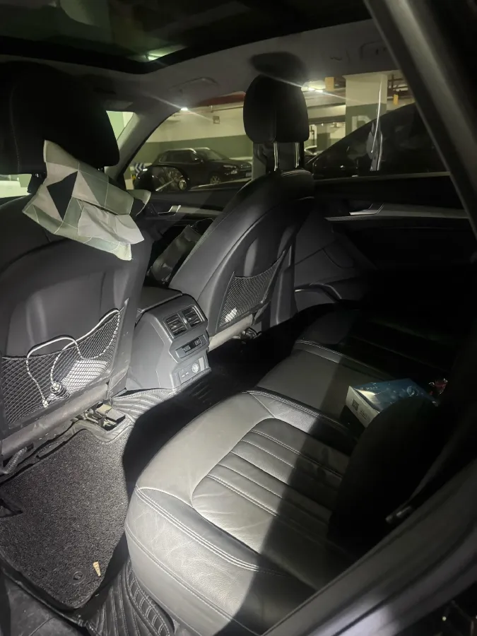 2020 Audi Q5L 2.0T 190HP L4 7DCT,autocango,china used car exporter,china ev exporter,chinese used car exporter,chinese used ev exporter