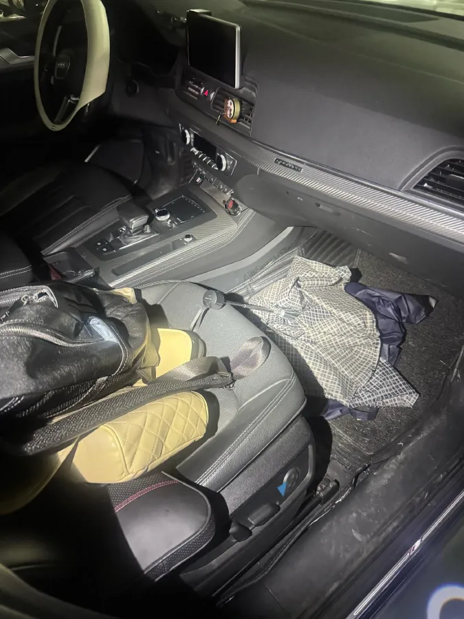 2020 Audi Q5L 2.0T 190HP L4 7DCT,autocango,china used car exporter,china ev exporter,chinese used car exporter,chinese used ev exporter