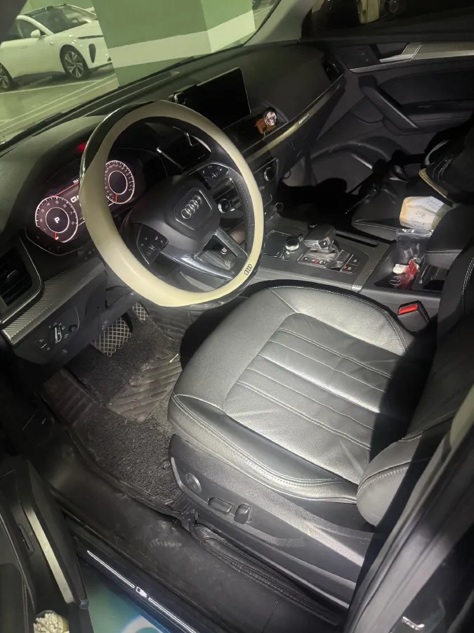 2020 Audi Q5L 2.0T 190HP L4 7DCT,autocango,china used car exporter,china ev exporter,chinese used car exporter,chinese used ev exporter