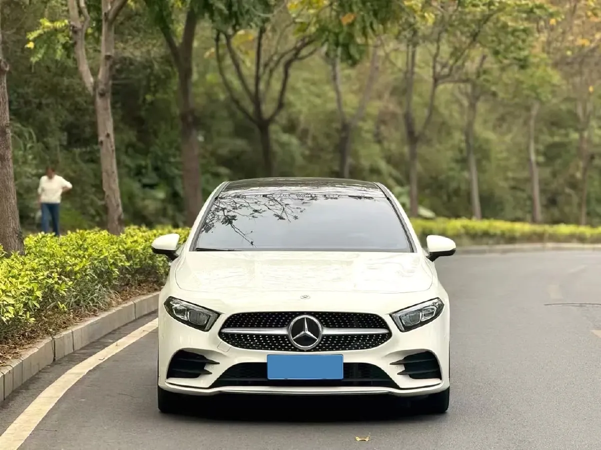 2022 Mercedes-Benz A Class 1.3T 163HP L4 7DCT,autocango,china used car exporter,china ev exporter,chinese used car exporter,chinese used ev exporter
