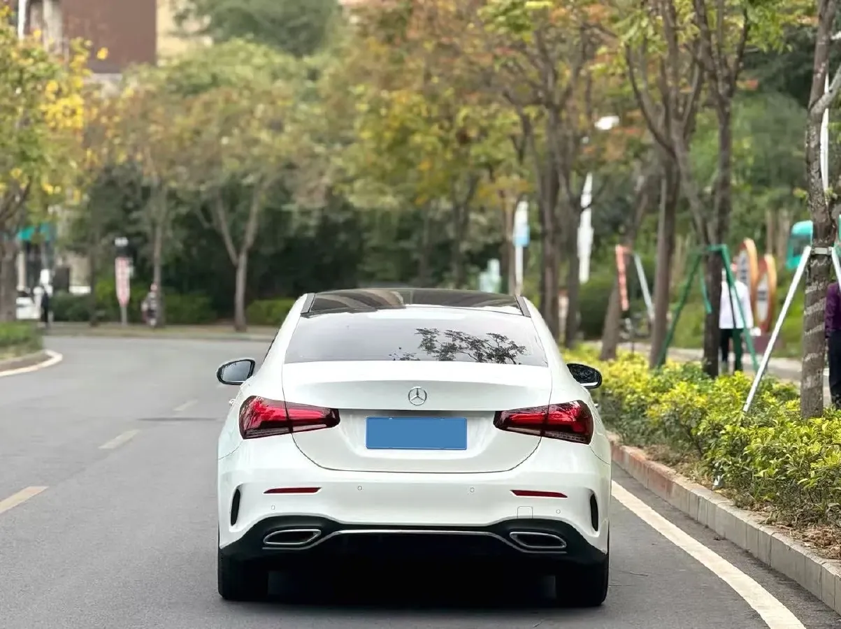 2022 Mercedes-Benz A Class 1.3T 163HP L4 7DCT,autocango,china used car exporter,china ev exporter,chinese used car exporter,chinese used ev exporter
