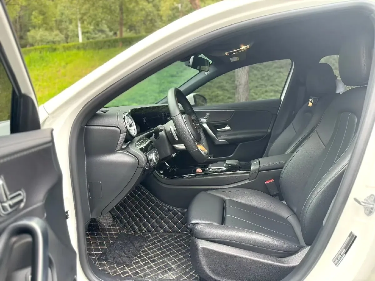 2022 Mercedes-Benz A Class 1.3T 163HP L4 7DCT,autocango,china used car exporter,china ev exporter,chinese used car exporter,chinese used ev exporter