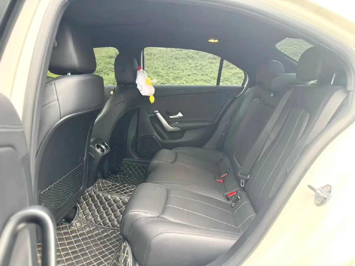 2022 Mercedes-Benz A Class 1.3T 163HP L4 7DCT,autocango,china used car exporter,china ev exporter,chinese used car exporter,chinese used ev exporter