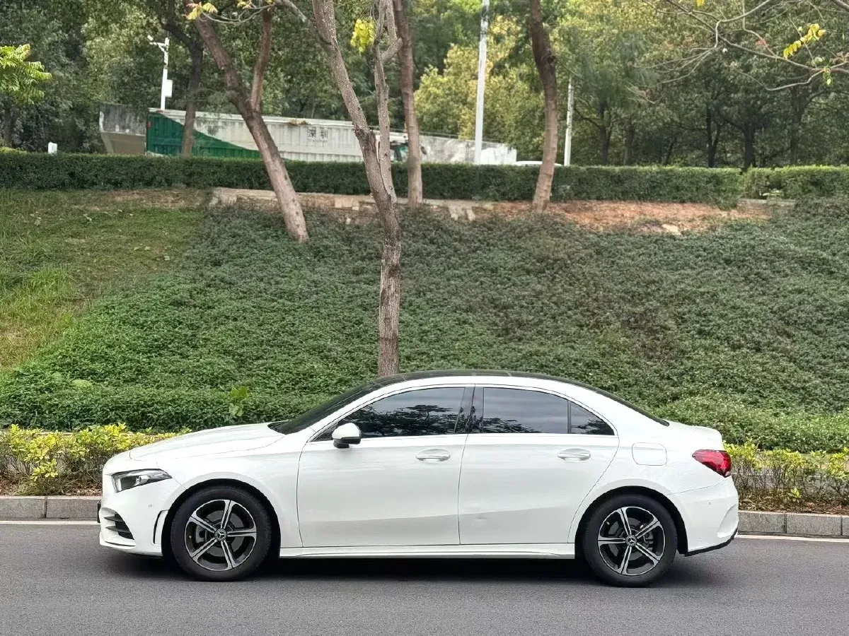 2022 Mercedes-Benz A Class 1.3T 163HP L4 7DCT,autocango,china used car exporter,china ev exporter,chinese used car exporter,chinese used ev exporter