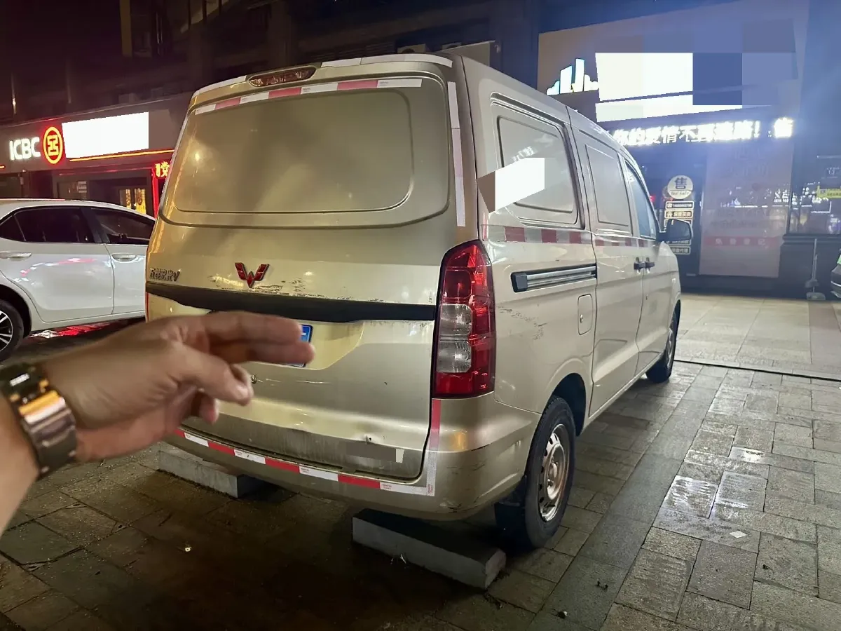 2022 WuLing HongGuang V 1.5L 99HP L4 6MT,autocango,china used car exporter,china ev exporter,chinese used car exporter,chinese used ev exporter