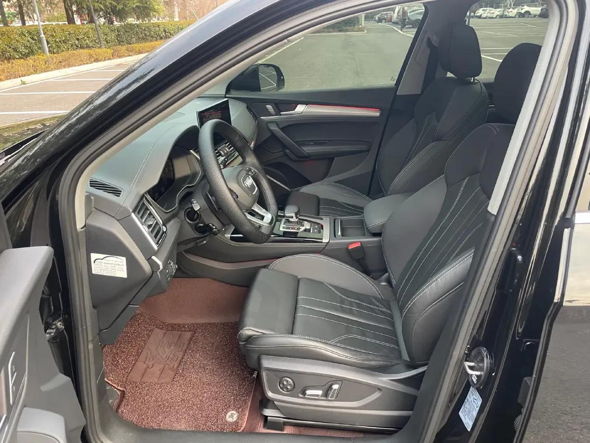 2023 Audi Q5L 2.0T 190HP L4 7DCT,autocango,china used car exporter,china ev exporter,chinese used car exporter,chinese used ev exporter