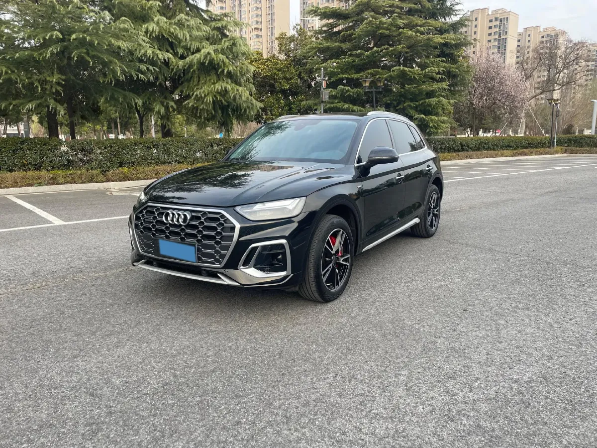 2023 Audi Q5L 2.0T 190HP L4 7DCT,autocango,china used car exporter,china ev exporter,chinese used car exporter,chinese used ev exporter