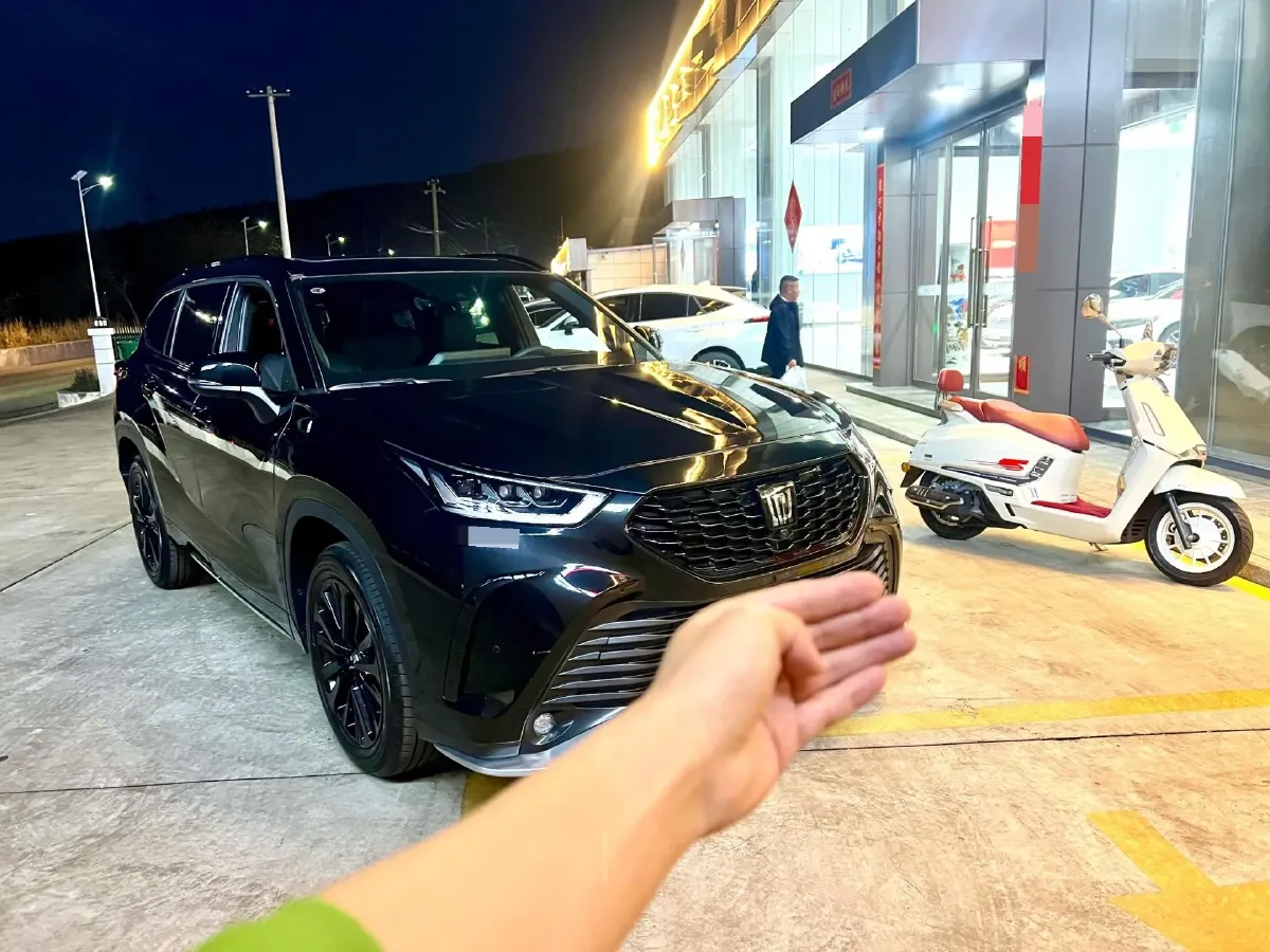 2024 Toyota Crown Kluger 2.0T 248HP L4 8AT,autocango,china used car exporter,china ev exporter,chinese used car exporter,chinese used ev exporter