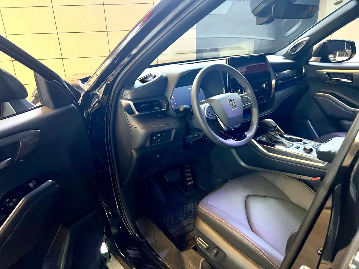 2024 Toyota Crown Kluger 2.0T 248HP L4 8AT,autocango,china used car exporter,china ev exporter,chinese used car exporter,chinese used ev exporter