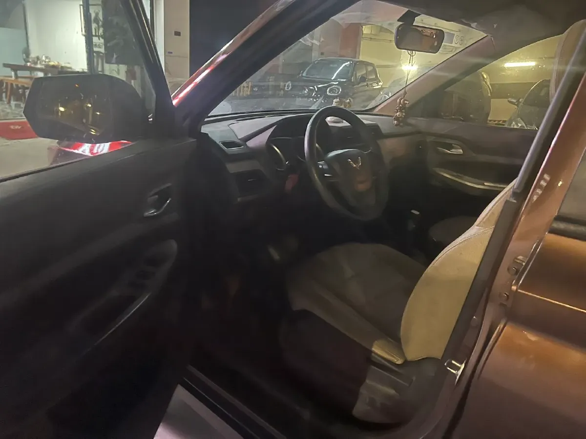 2018 WuLing HongGuang 1.5L 105HP L4 5MT,autocango,china used car exporter,china ev exporter,chinese used car exporter,chinese used ev exporter