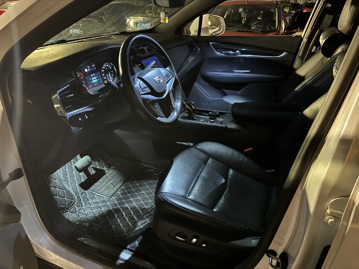 2020 Cadillac XT5 2.0T 237HP L4 9AT,autocango,china used car exporter,china ev exporter,chinese used car exporter,chinese used ev exporter