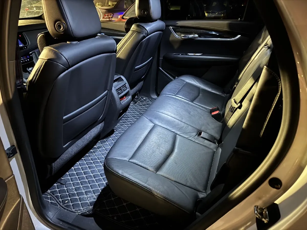 2020 Cadillac XT5 2.0T 237HP L4 9AT,autocango,china used car exporter,china ev exporter,chinese used car exporter,chinese used ev exporter