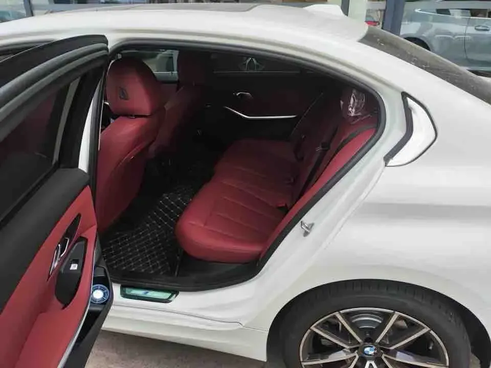 2025 BMW 3 Series 2.0T 184HP L4 8AT,autocango,china used car exporter,china ev exporter,chinese used car exporter,chinese used ev exporter