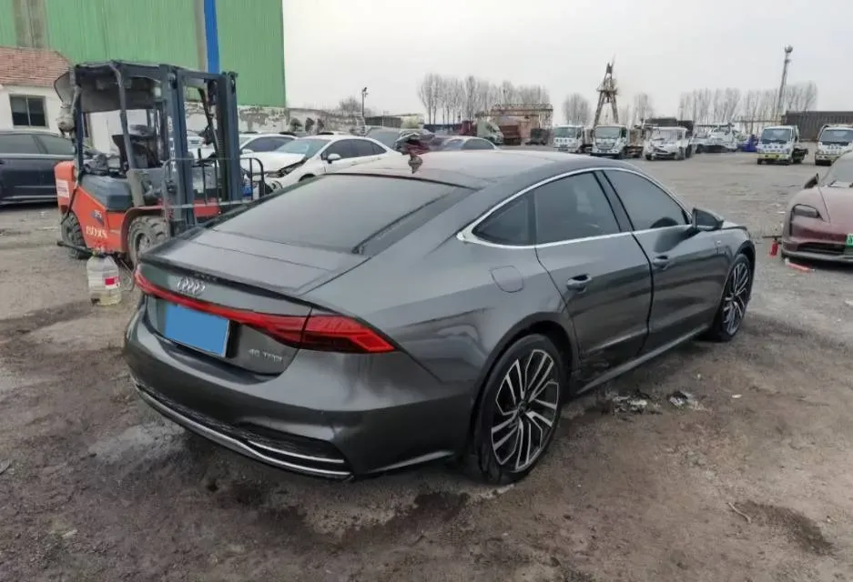 2024 Audi A7 2.0T 265HP L4 7DCT,autocango,china used car exporter,china ev exporter,chinese used car exporter,chinese used ev exporter