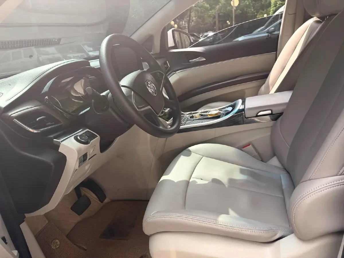 2023 Buick GL8 2.0T 237HP L4 9AT,autocango,china used car exporter,china ev exporter,chinese used car exporter,chinese used ev exporter