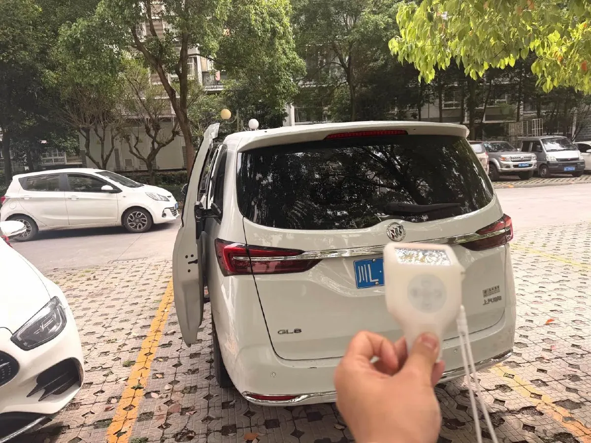 2023 Buick GL8 2.0T 237HP L4 9AT,autocango,china used car exporter,china ev exporter,chinese used car exporter,chinese used ev exporter