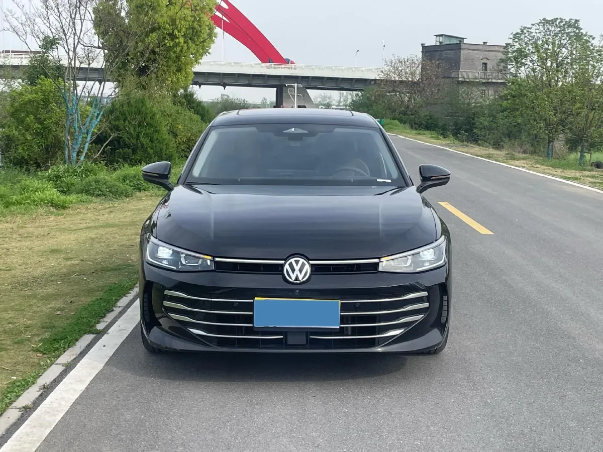 2025 Volkswagen Passat 2.0T 220HP L4 7DCT,autocango,china used car exporter,china ev exporter,chinese used car exporter,chinese used ev exporter