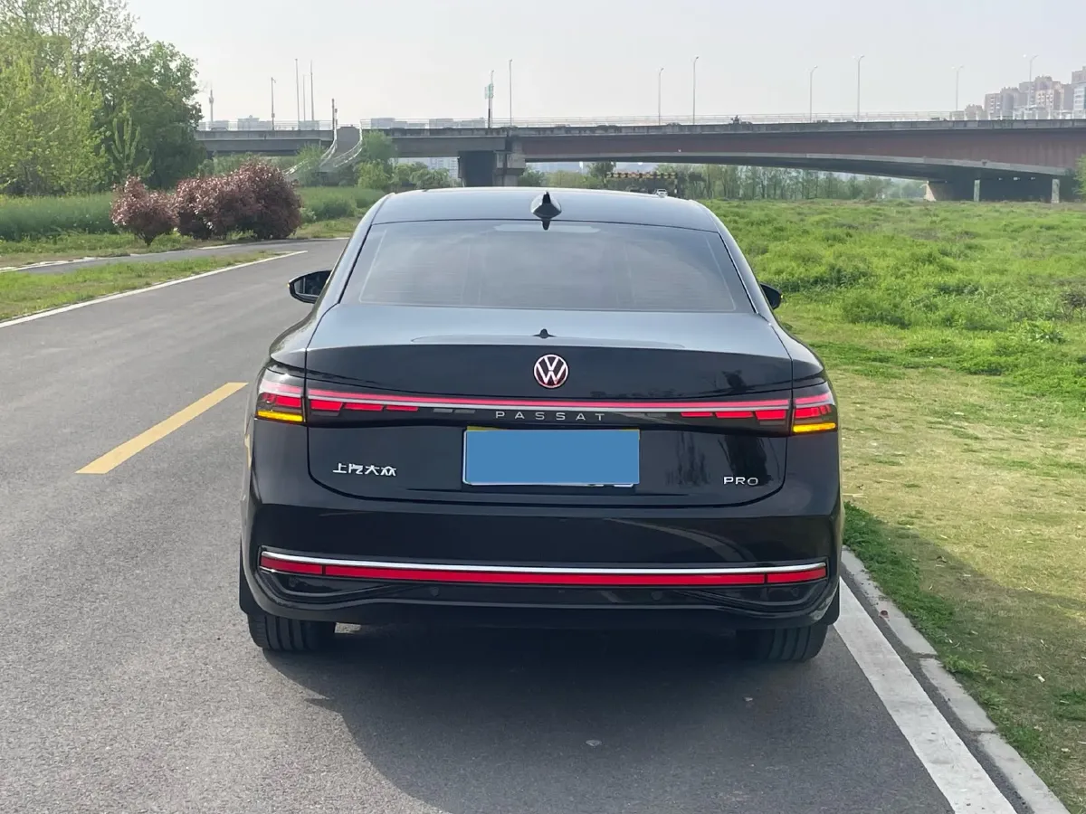 2025 Volkswagen Passat 2.0T 220HP L4 7DCT,autocango,china used car exporter,china ev exporter,chinese used car exporter,chinese used ev exporter