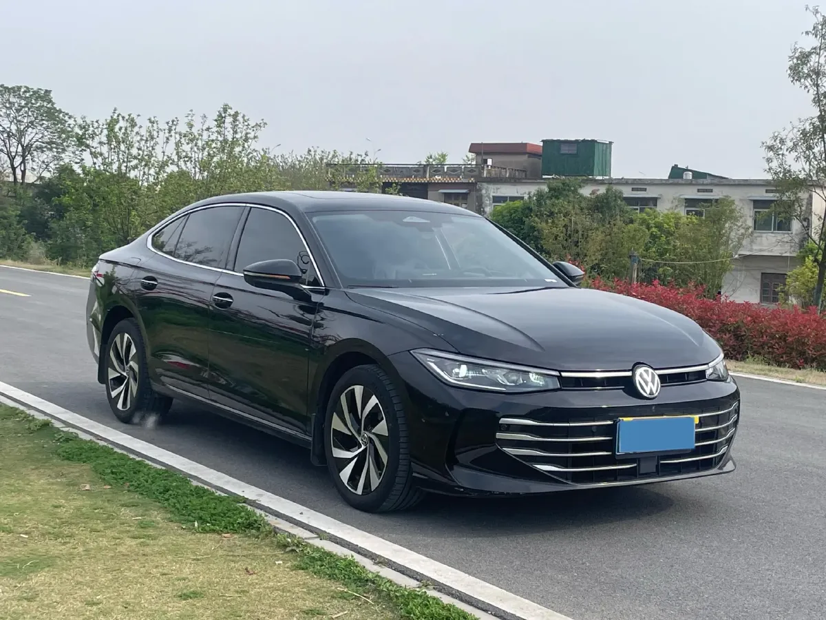 2025 Volkswagen Passat 2.0T 220HP L4 7DCT,autocango,china used car exporter,china ev exporter,chinese used car exporter,chinese used ev exporter