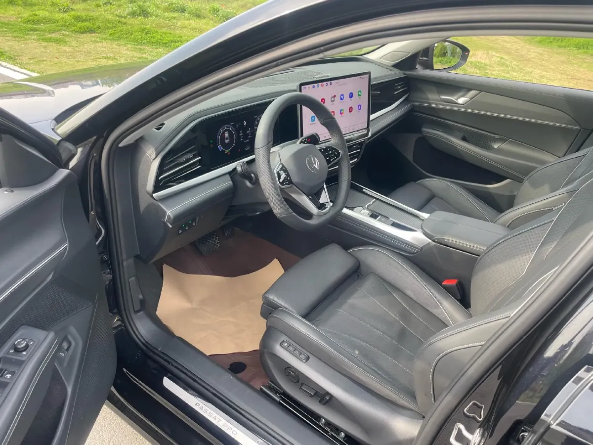 2025 Volkswagen Passat 2.0T 220HP L4 7DCT,autocango,china used car exporter,china ev exporter,chinese used car exporter,chinese used ev exporter