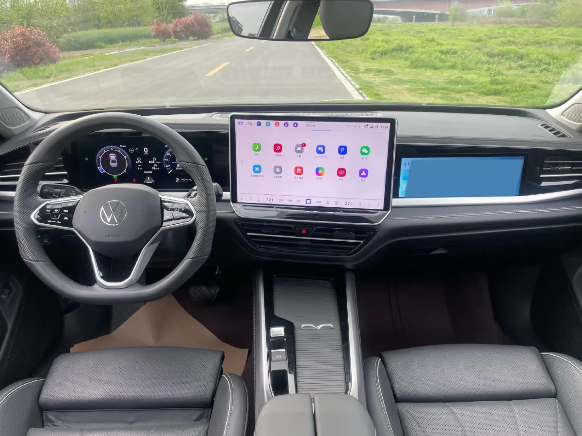 2025 Volkswagen Passat 2.0T 220HP L4 7DCT,autocango,china used car exporter,china ev exporter,chinese used car exporter,chinese used ev exporter