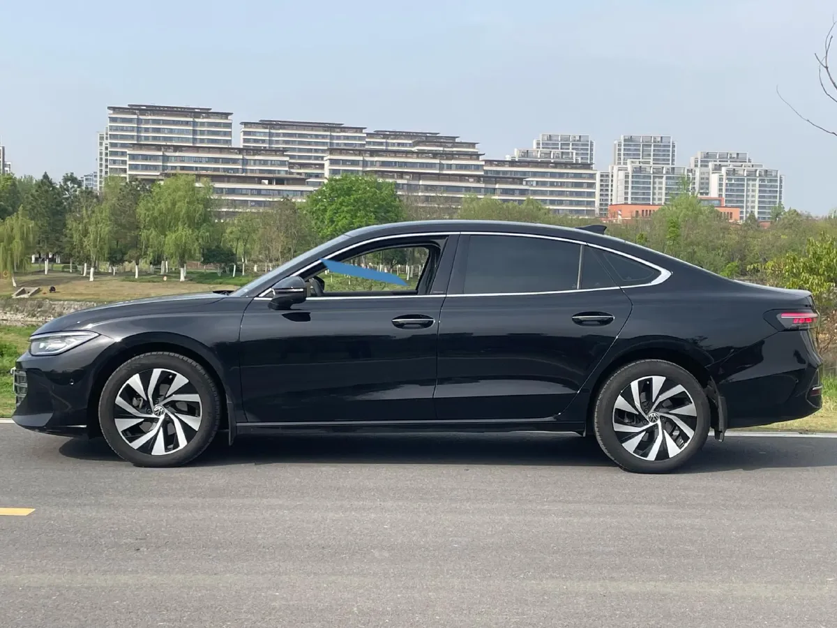 2025 Volkswagen Passat 2.0T 220HP L4 7DCT,autocango,china used car exporter,china ev exporter,chinese used car exporter,chinese used ev exporter