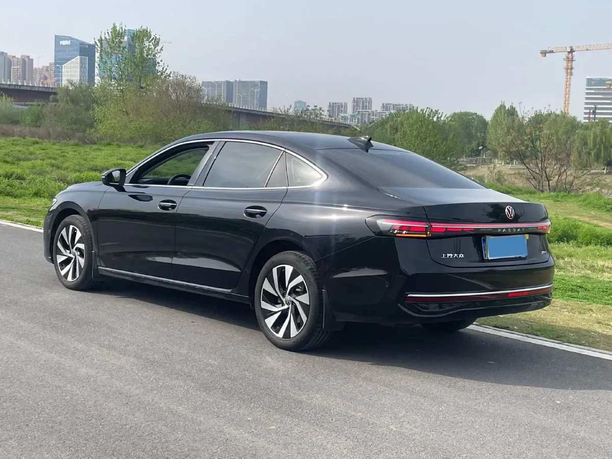 2025 Volkswagen Passat 2.0T 220HP L4 7DCT,autocango,china used car exporter,china ev exporter,chinese used car exporter,chinese used ev exporter