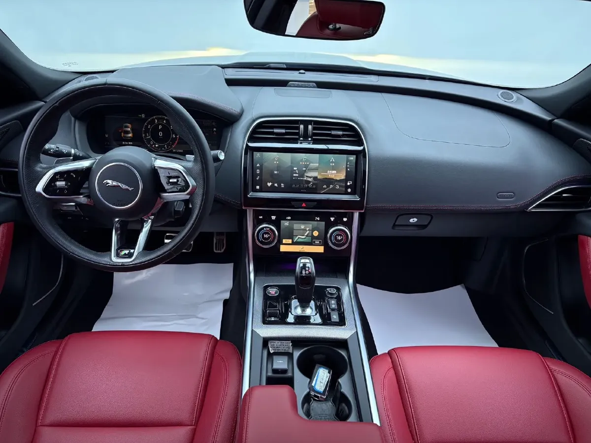 2023 Jaguar XEL 2.0T 250HP L4 8AT,autocango,china used car exporter,china ev exporter,chinese used car exporter,chinese used ev exporter